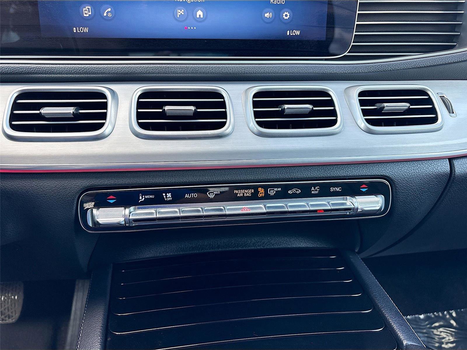 Used 2024 Mercedes-Benz GLE 350 4MATIC image 16