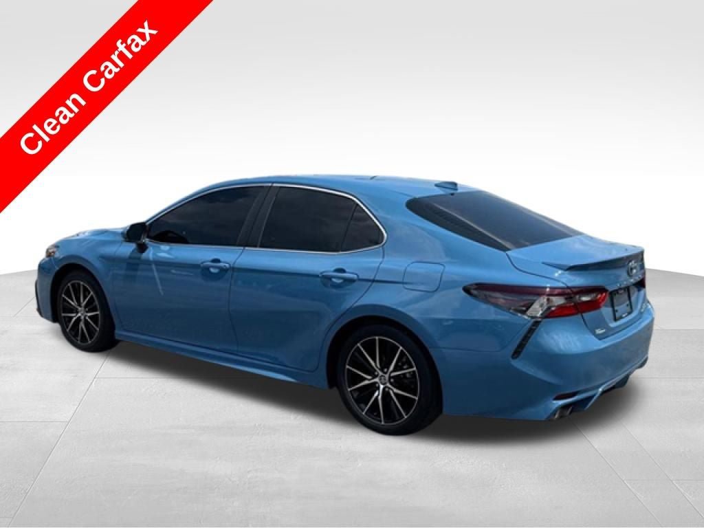 Used 2024 Toyota Camry SE w/ Cold Weather Package FWD image 5