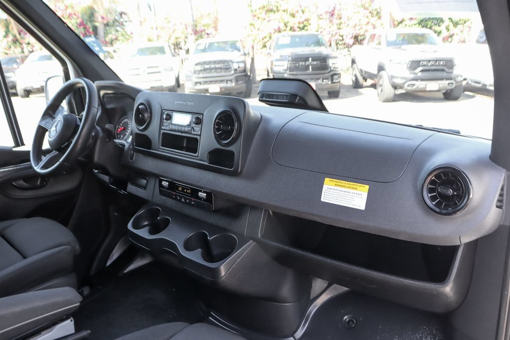 Used 2025 Mercedes-Benz Sprinter 2500 image 35
