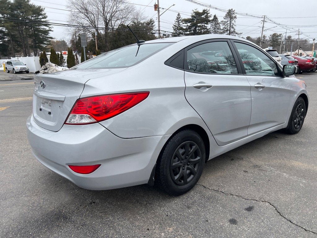 Used 2013 Hyundai Accent GLS image 7