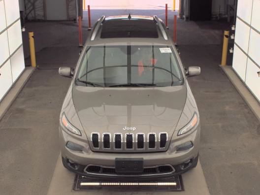Used 2016 Jeep Cherokee Limited w/ Trailer Tow Group AWD/4WD image 2