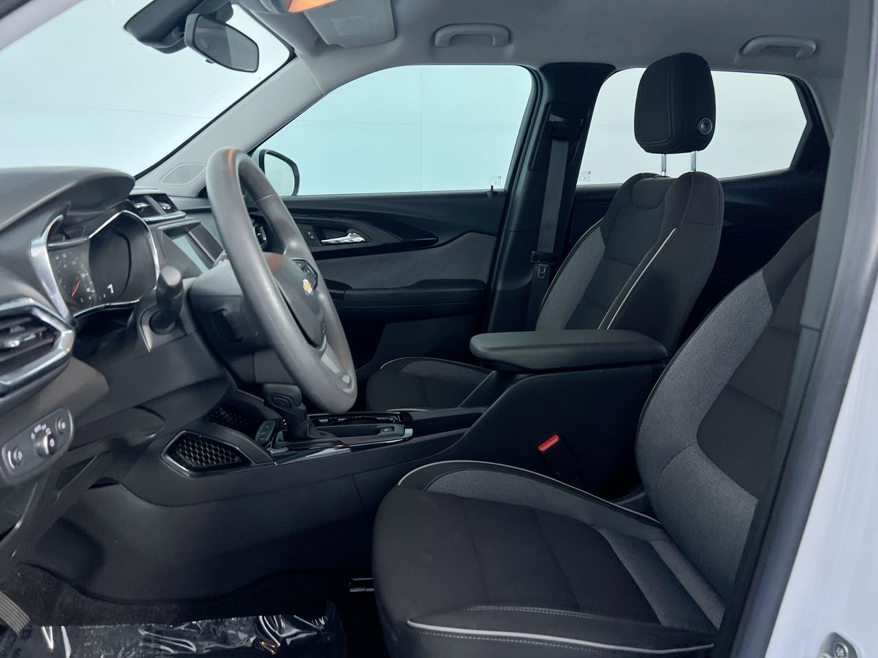 Used 2023 Chevrolet TrailBlazer LT FWD image 12