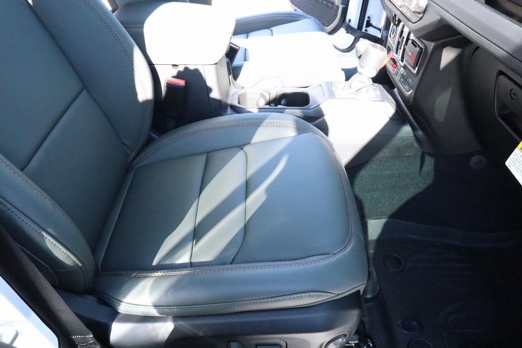 New 2026 Jeep Gladiator Mojave AWD/4WD image 14