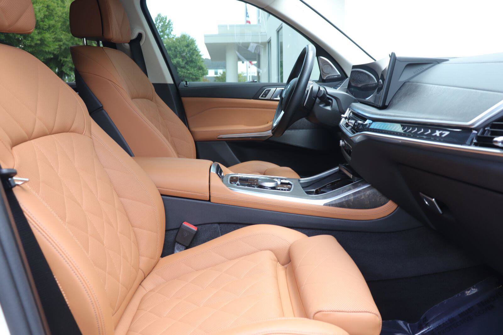 Used 2025 BMW X7 xDrive40i AWD/4WD image 24