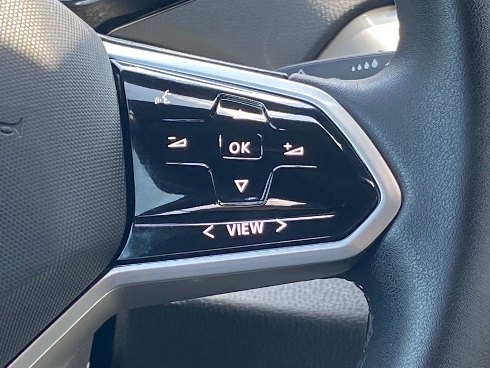 Certified 2023 Volkswagen ID.4 S RWD image 8