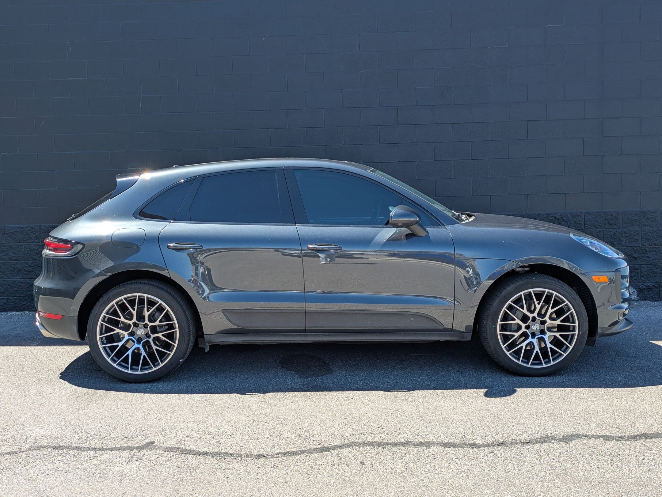 Used 2020 Porsche Macan S AWD/4WD image 4