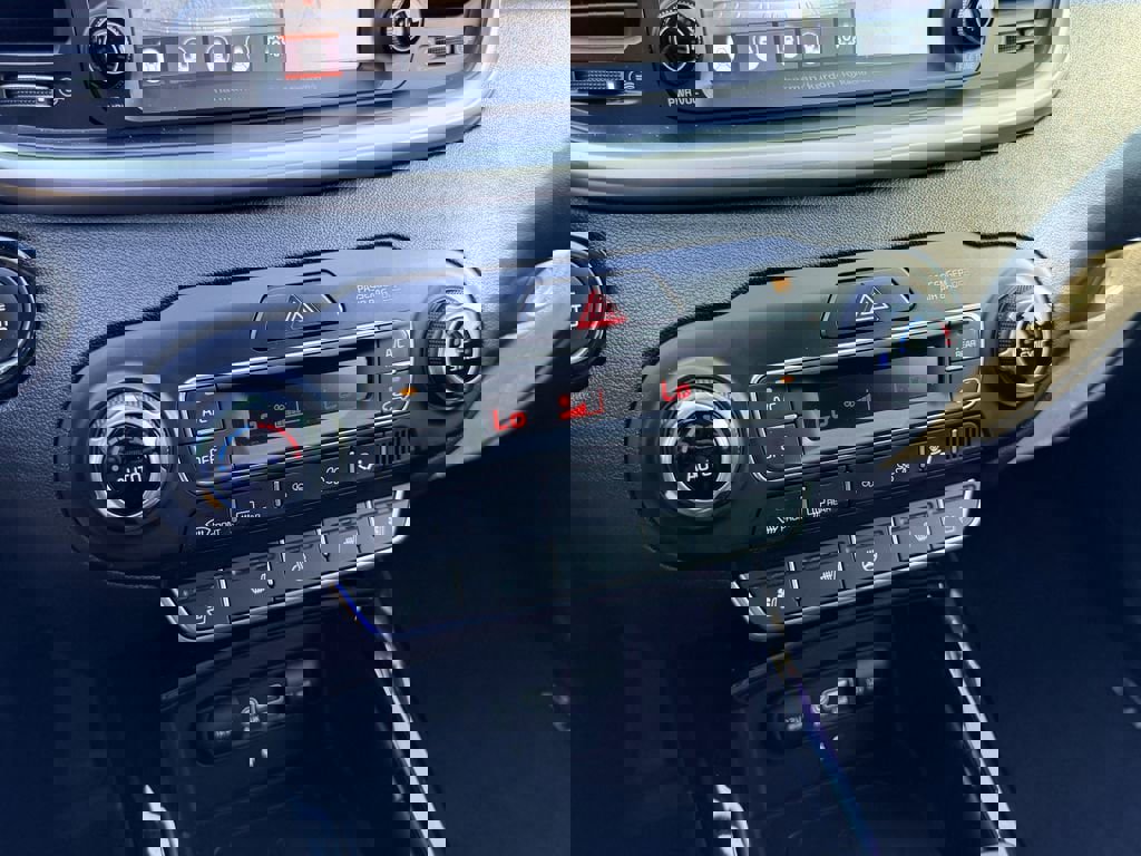 Used 2019 Kia Sorento SX w/ SX Touring Package image 26