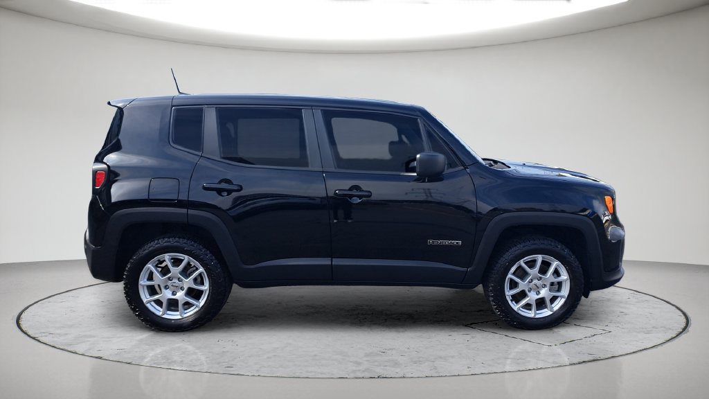 Used 2023 Jeep Renegade Latitude AWD/4WD image 4