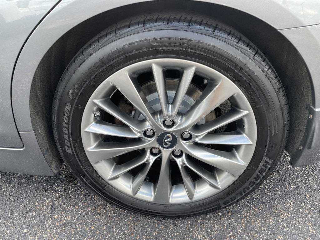 Used 2018 INFINITI Q50 Luxe w/ Essential Package (3.0T Luxe) image 4