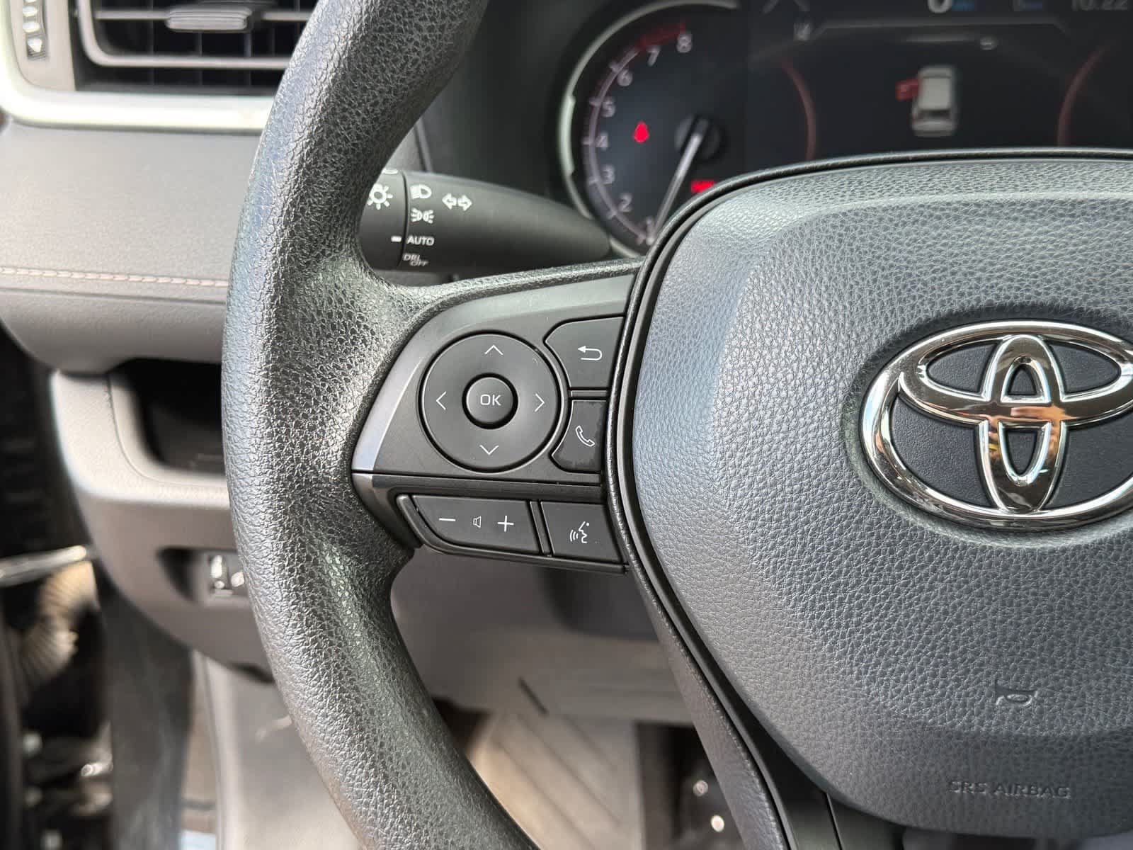 Used 2025 Toyota RAV4 XLE FWD image 17