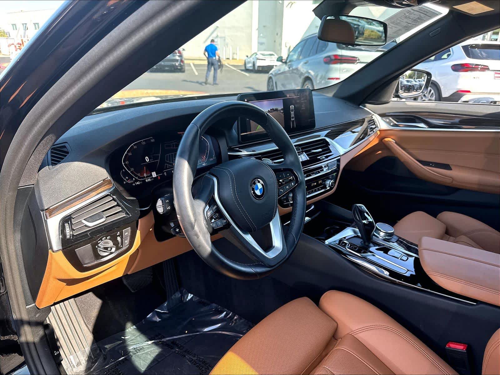 Used 2023 BMW 540i w/ Convenience Package RWD image 18