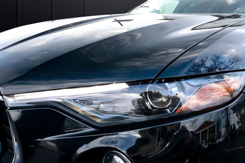 Used 2021 Maserati Levante image 13