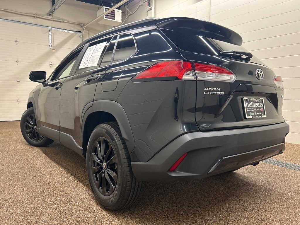 Used 2024 Toyota Corolla Cross LE image 4