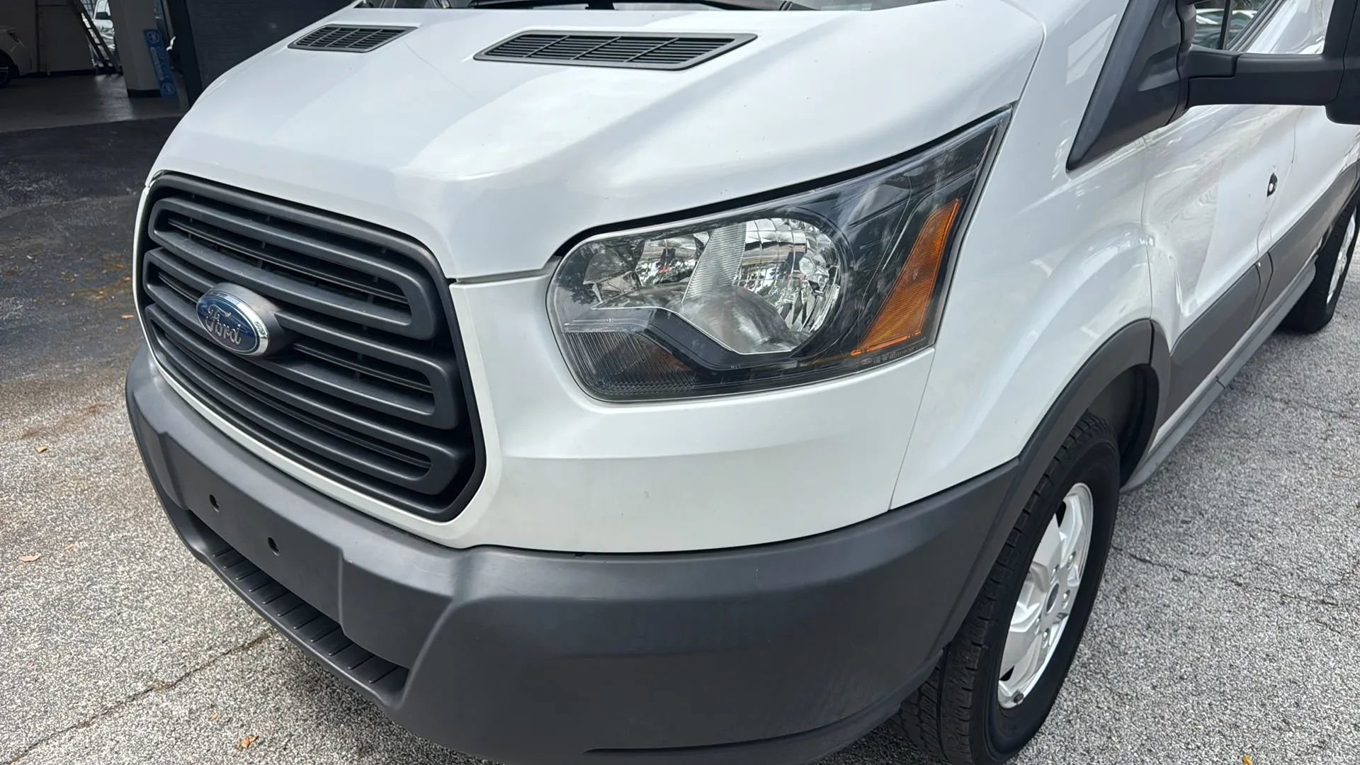 Used 2019 Ford Transit 250 130 Low Roof RWD image 25
