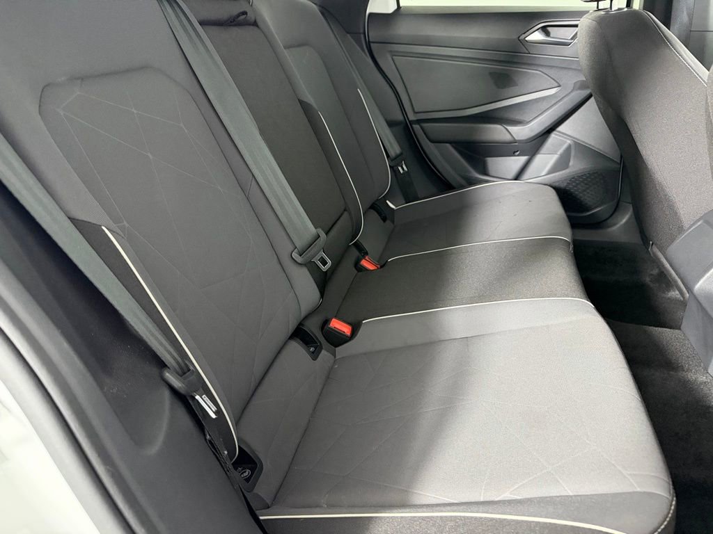 Used 2025 Volkswagen Jetta Sport image 28