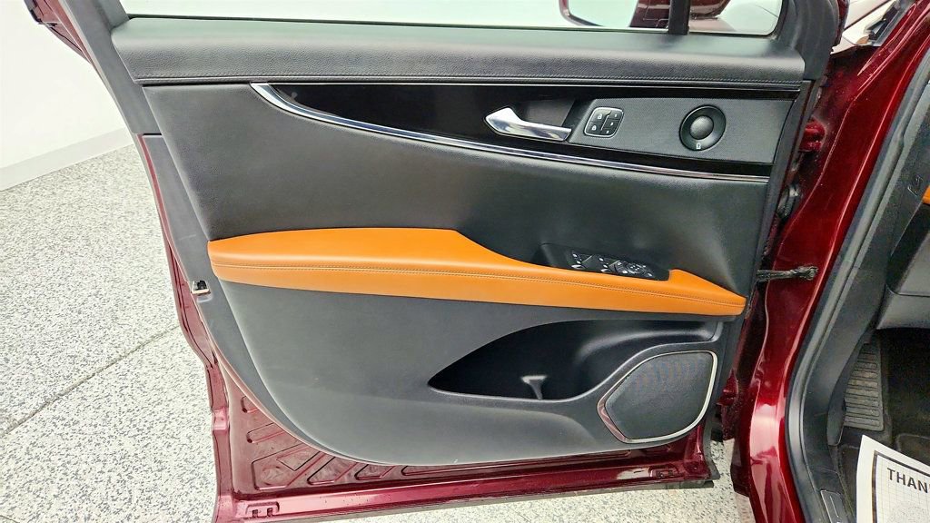 Used 2022 Lincoln Nautilus Reserve w/ Luxury Package image 11