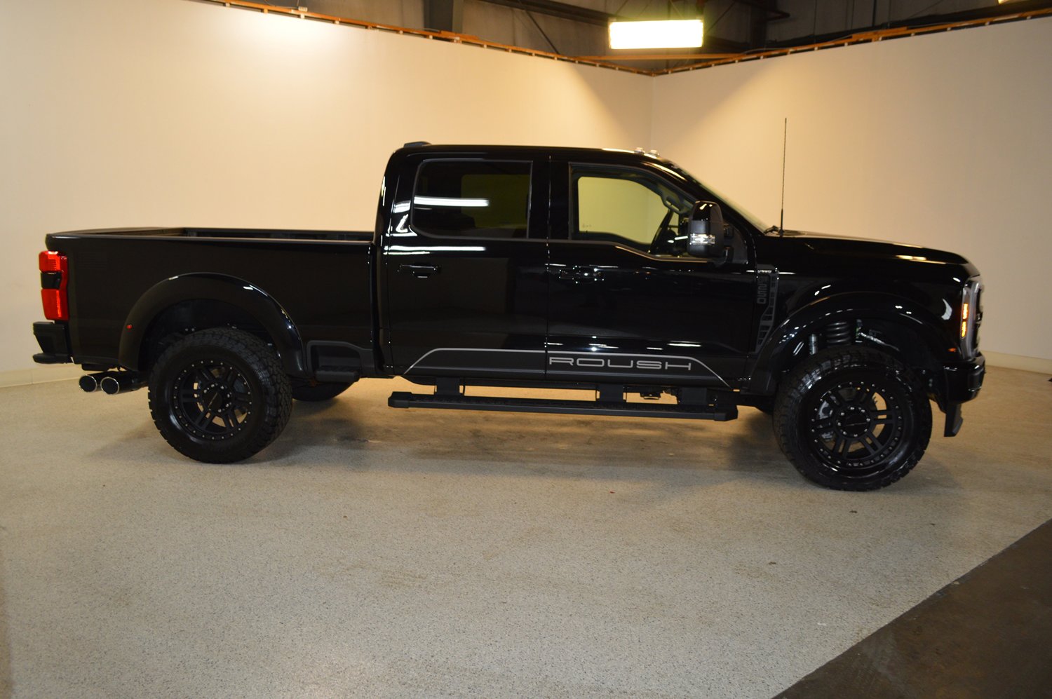 New 2026 Ford F250 Lariat w/ Black Appearance Package image 3
