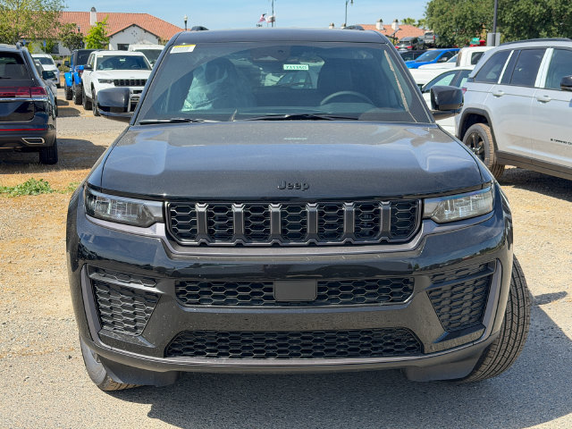New 2026 Jeep Grand Cherokee Altitude AWD/4WD image 3