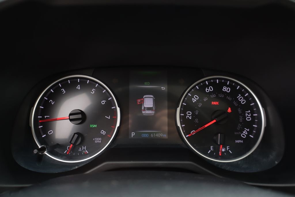 Used 2020 Toyota RAV4 XLE Premium image 16