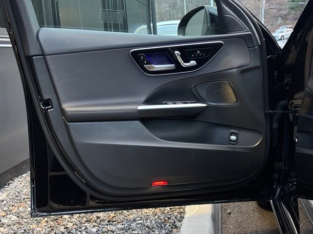 Used 2025 Mercedes-Benz C 300 4MATIC Sedan image 15