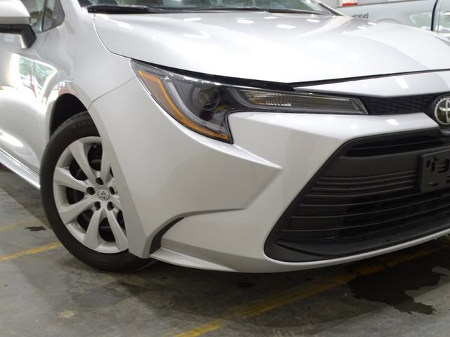 Used 2023 Toyota Corolla LE image 41