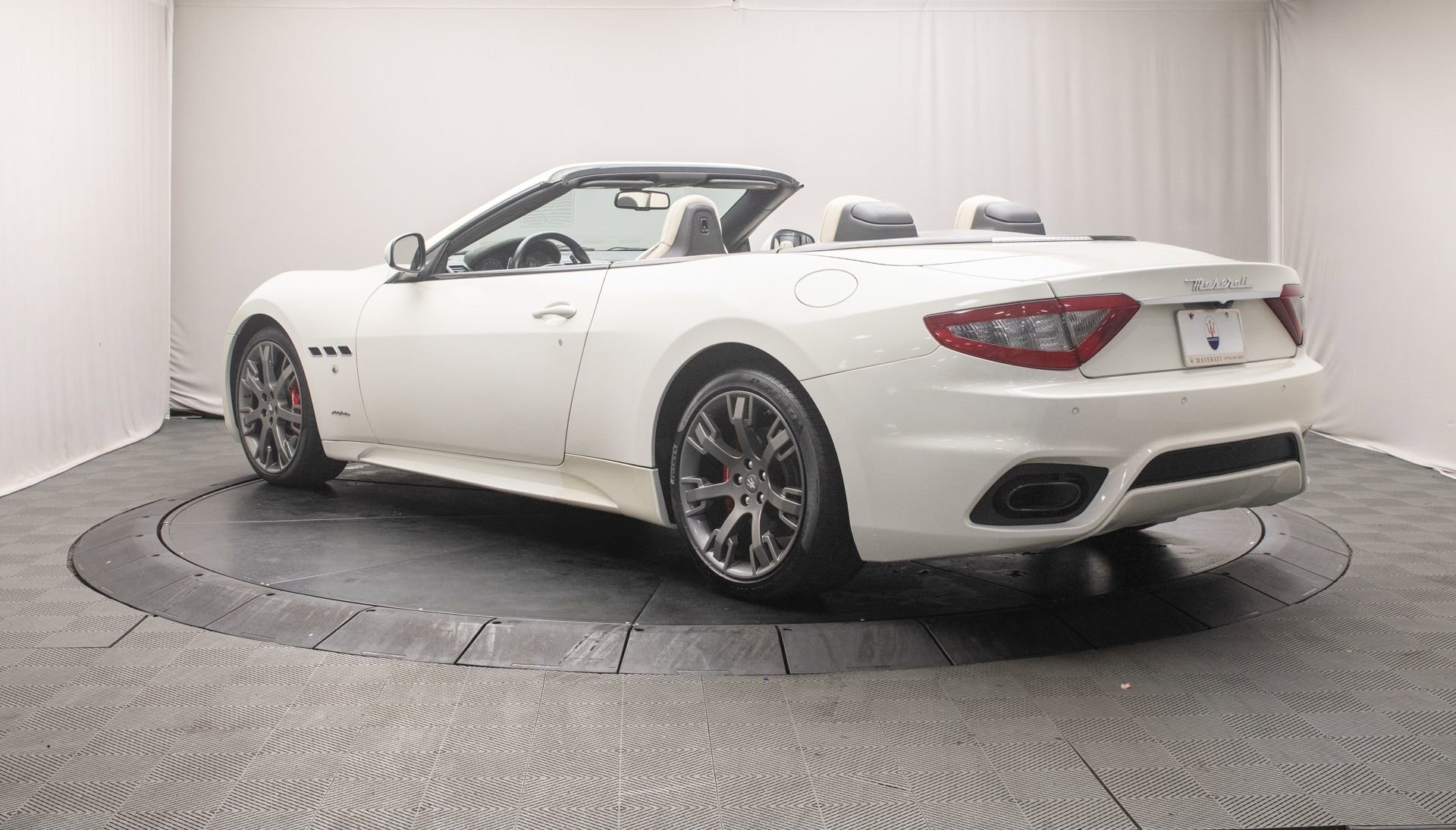 Used 2018 Maserati GranTurismo Sport image 5