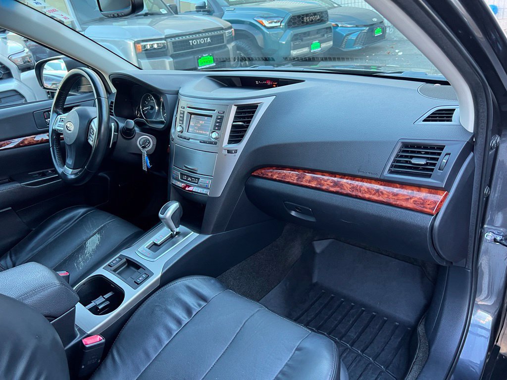 Used 2012 Subaru Outback 3.6R Limited w/ Moonroof Pkg AWD/4WD image 24