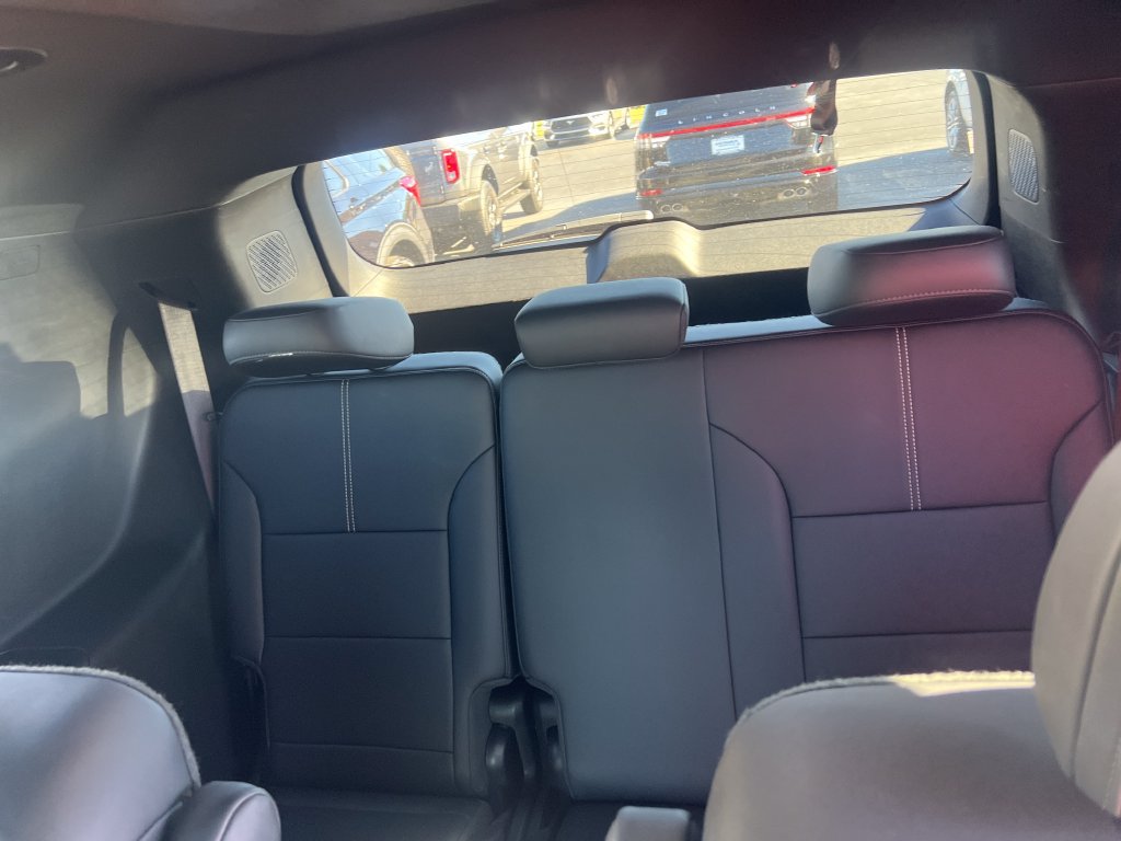 Used 2026 GMC Acadia Elevation w/ Elevation Premium Package FWD image 27