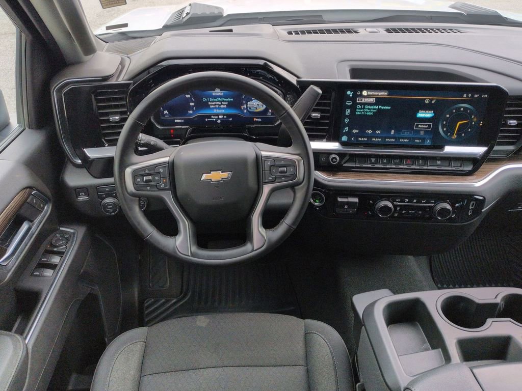 Used 2025 Chevrolet Silverado 2500 LT w/ Convenience Package image 18