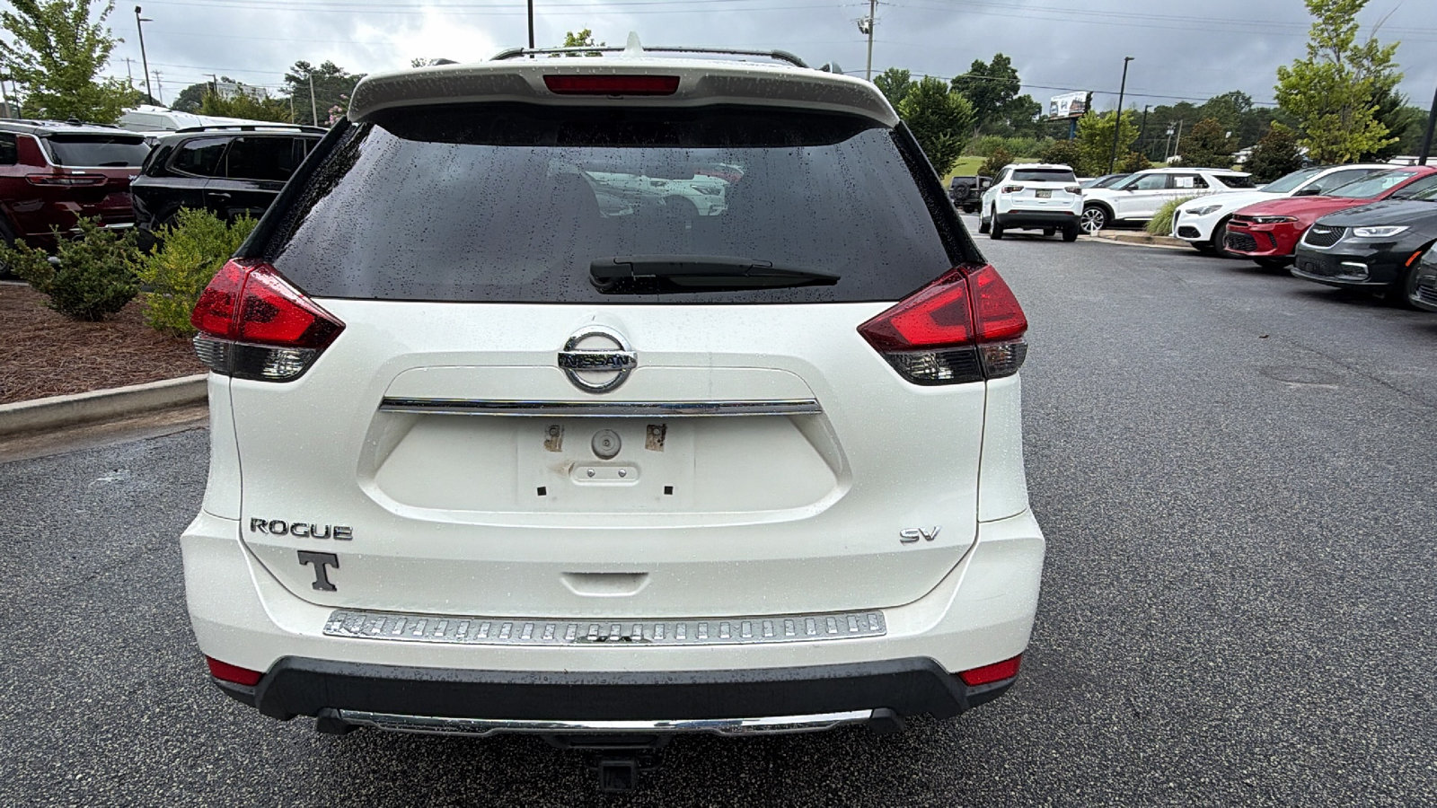 Used 2017 Nissan Rogue SV w/ Midnight Edition FWD image 9