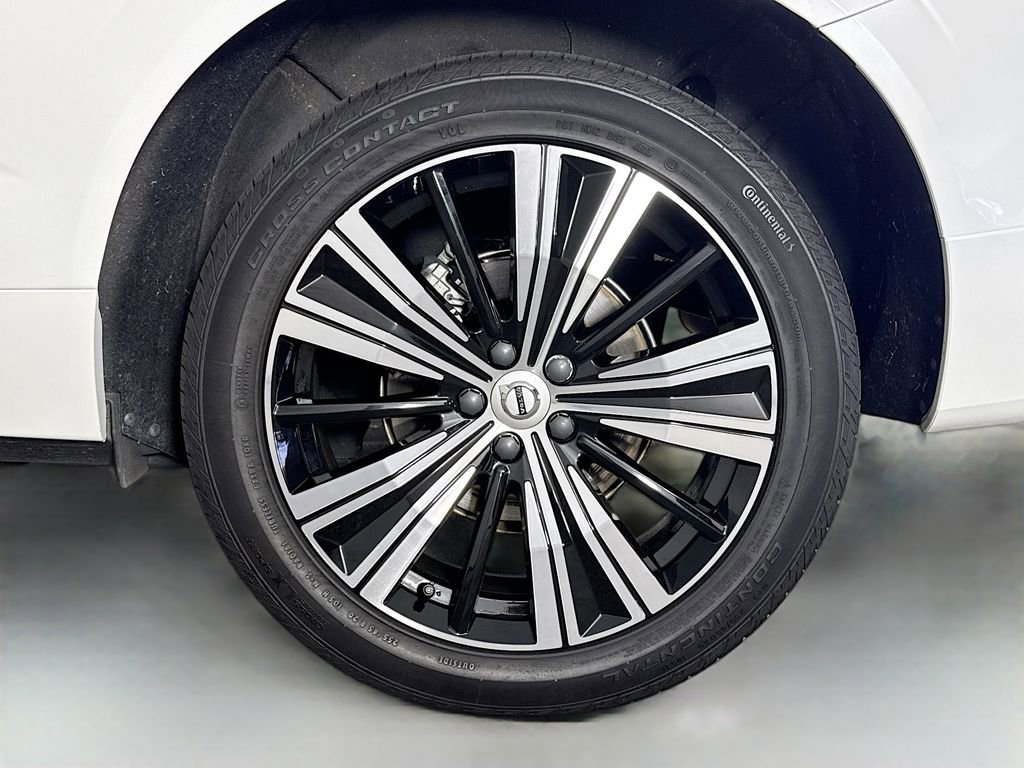 Certified 2023 Volvo XC60 B5 Plus w/ Protection Package Premier image 31