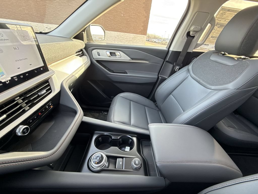 New 2026 Ford Explorer Active w/ Active Comfort Package AWD/4WD image 23