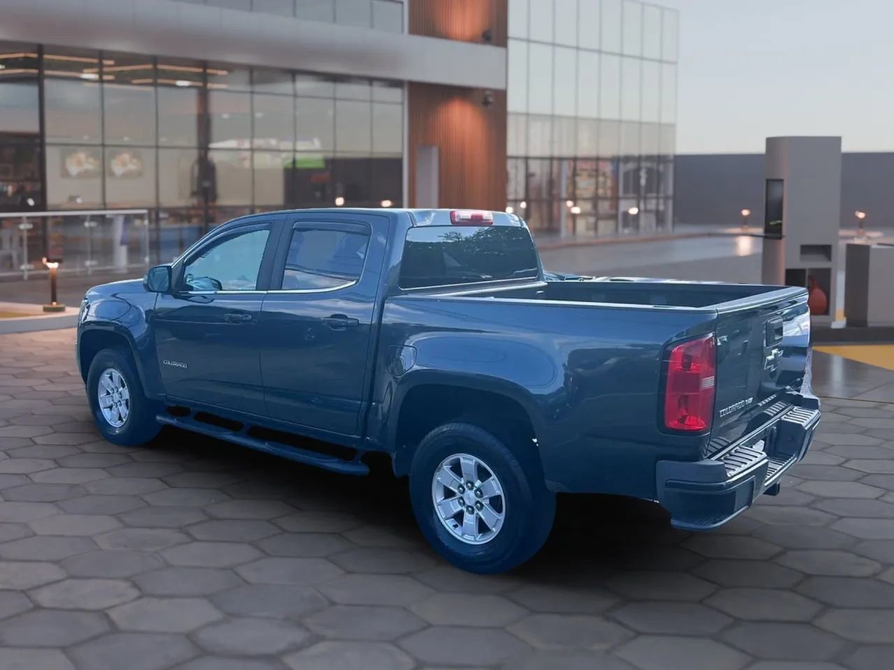 Used 2017 Chevrolet Colorado W/T w/ WT Convenience Package image 4