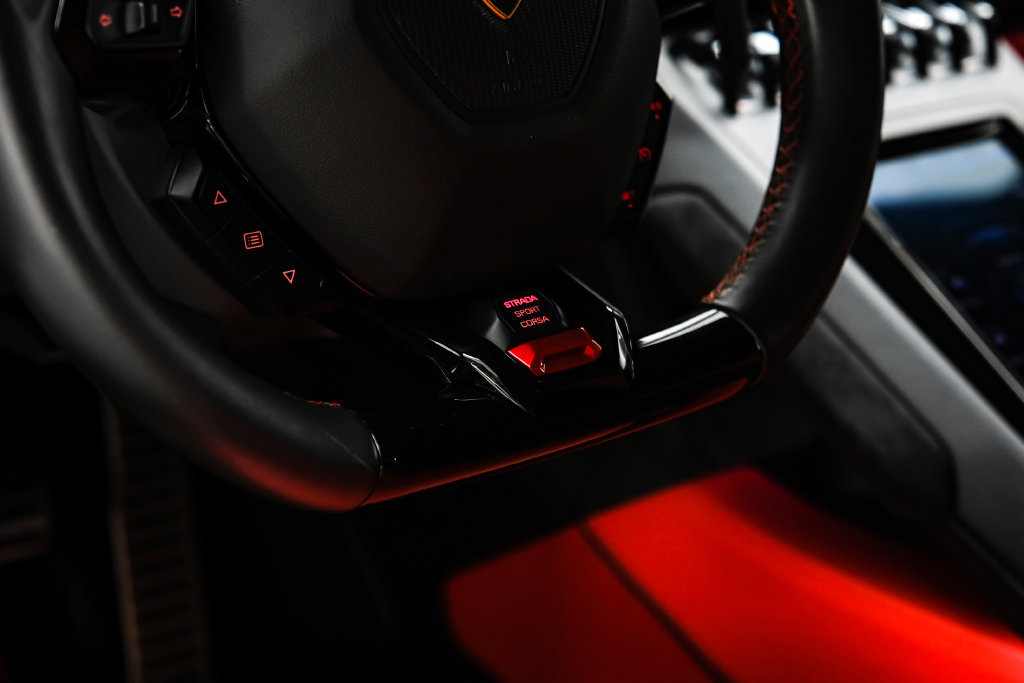 Used 2020 Lamborghini Huracan EVO AWD/4WD image 20