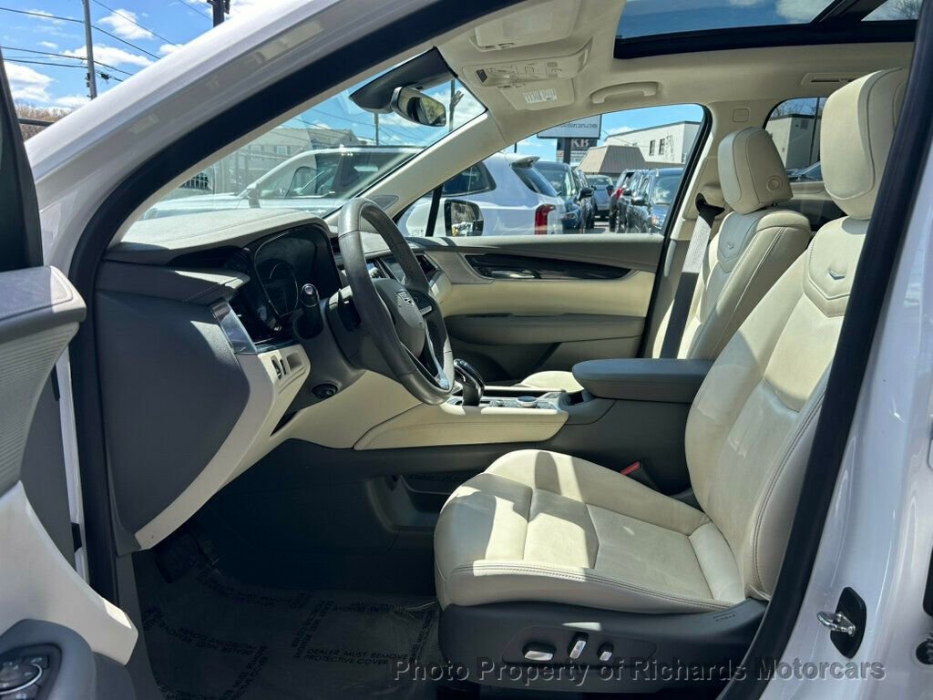 Used 2022 Cadillac XT6 Premium Luxury w/ LPO, Floor Liner Package AWD/4WD image 11