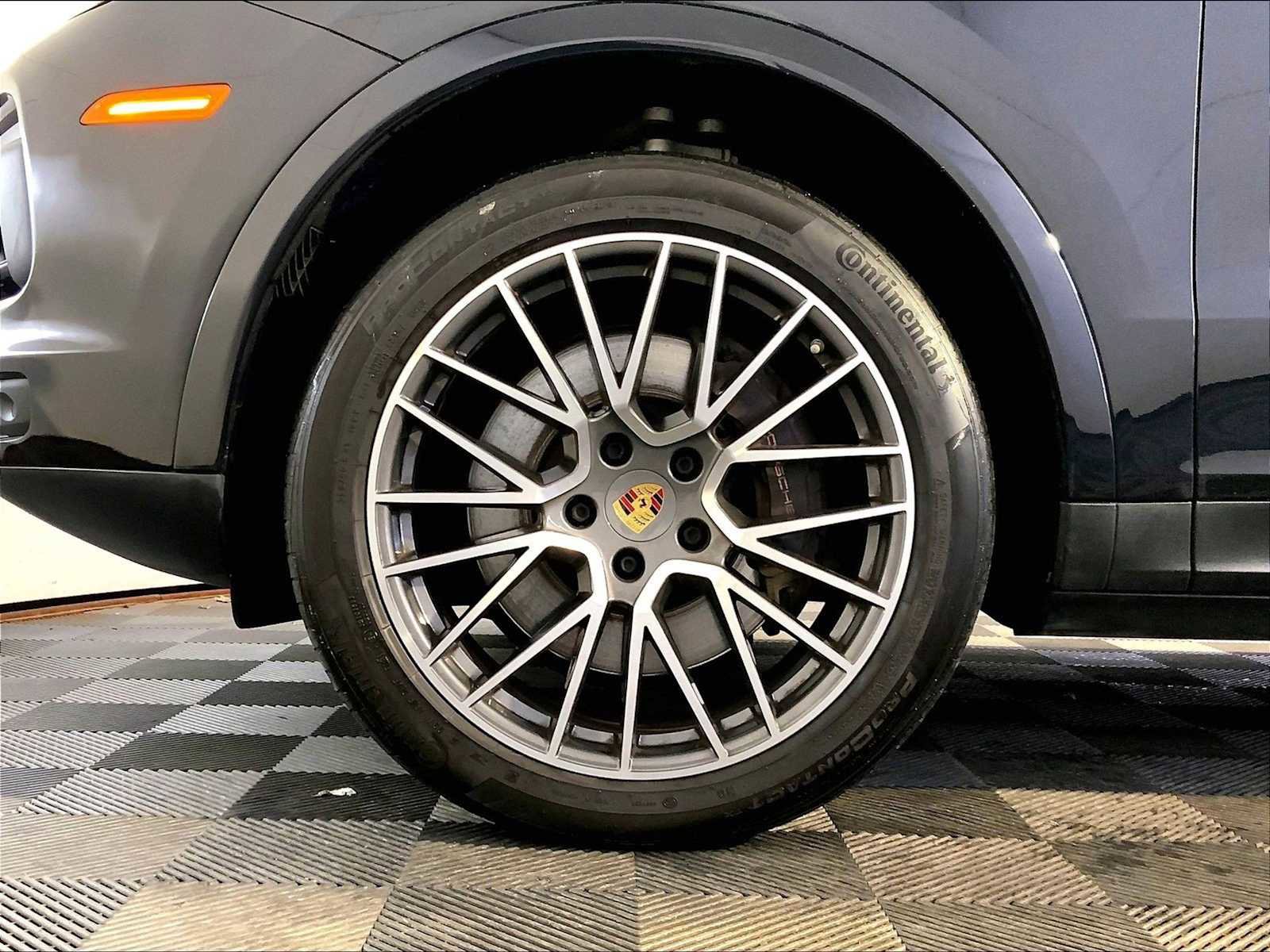 Certified 2022 Porsche Cayenne w/ Premium Package image 11