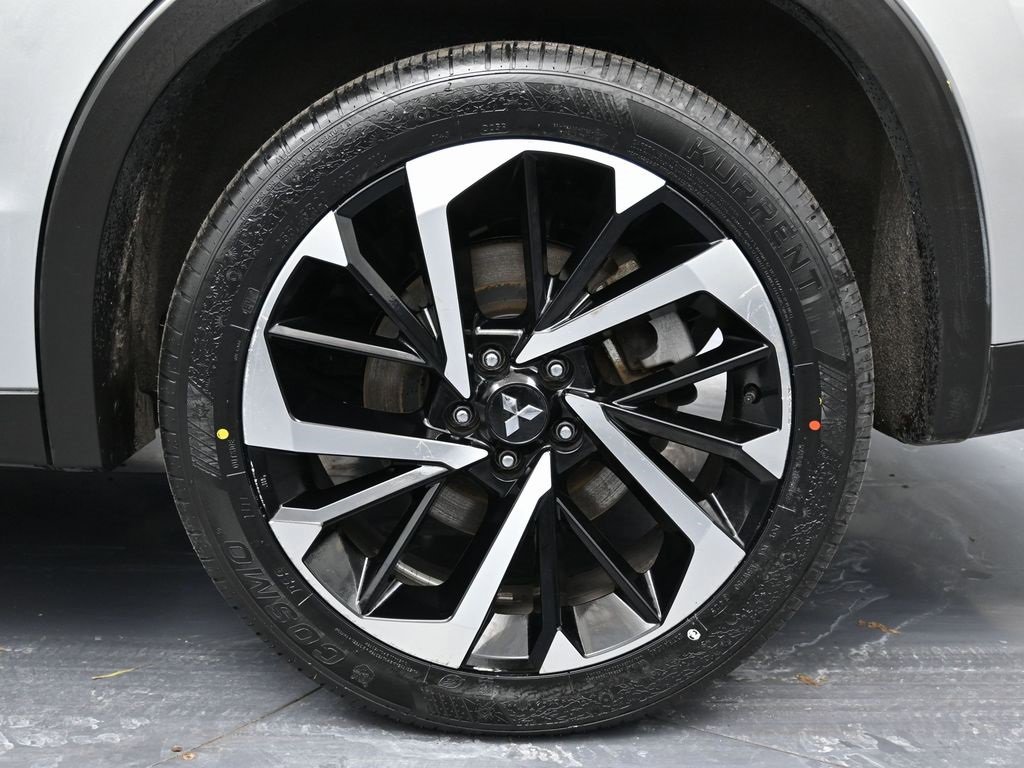 Used 2023 Mitsubishi Outlander SE image 11