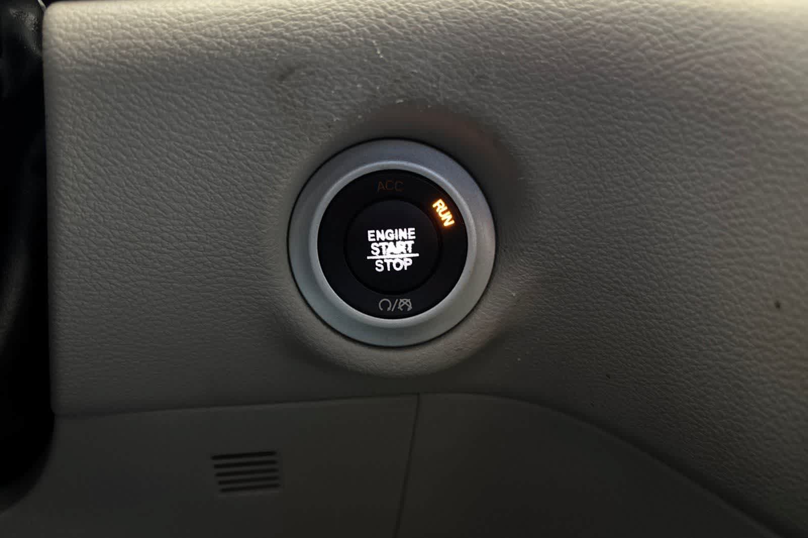 Used 2022 Chrysler Pacifica Touring-L FWD image 25
