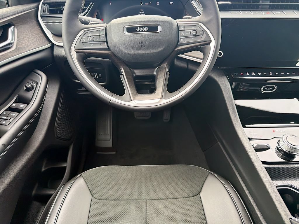New 2026 Jeep Grand Cherokee L 4WD image 17