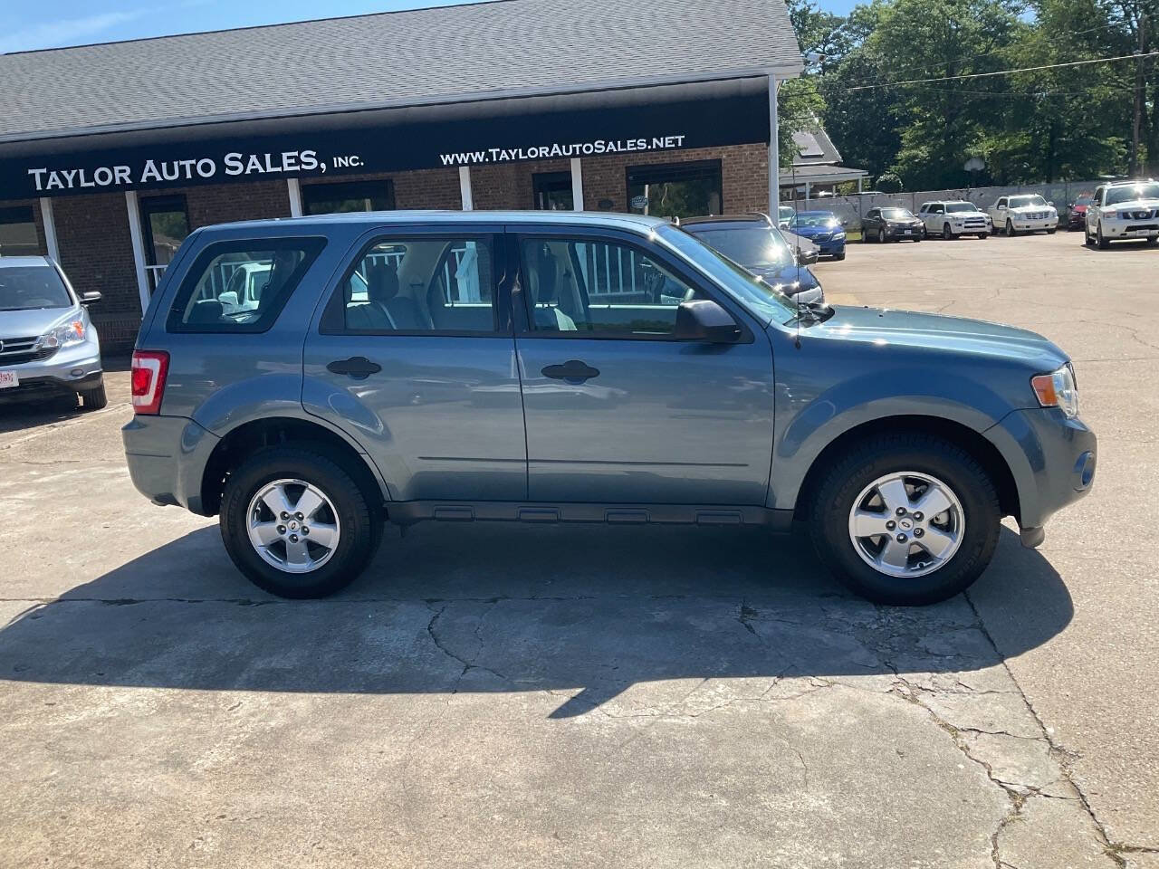 Used 2012 Ford Escape XLS FWD image 2