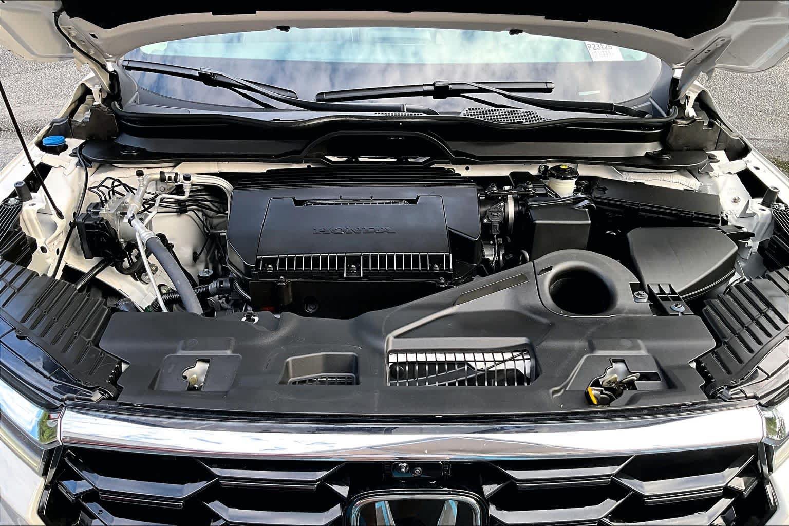 Used 2025 Honda Pilot Elite image 32