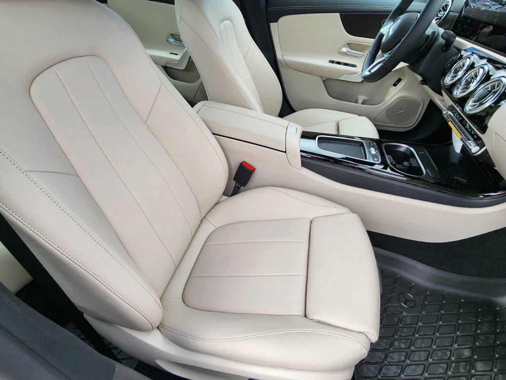 New 2025 Mercedes-Benz CLA 250 4MATIC image 18
