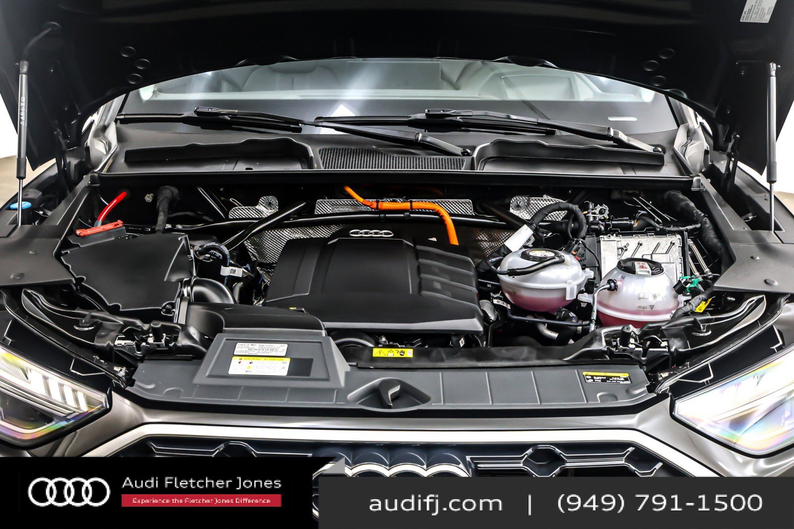 Used 2024 Audi Q5 e Prestige w/ Prestige Package image 11