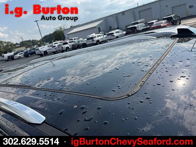 Used 2024 Chevrolet Suburban High Country AWD/4WD image 7