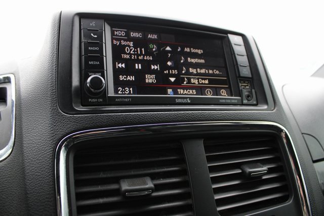 Used 2016 Dodge Grand Caravan SXT image 11