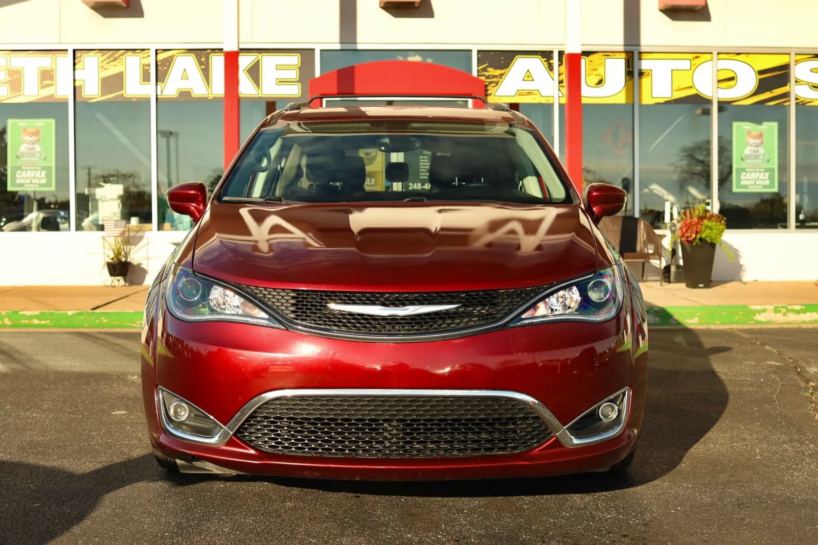 Used 2017 Chrysler Pacifica Touring-L Plus FWD image 2
