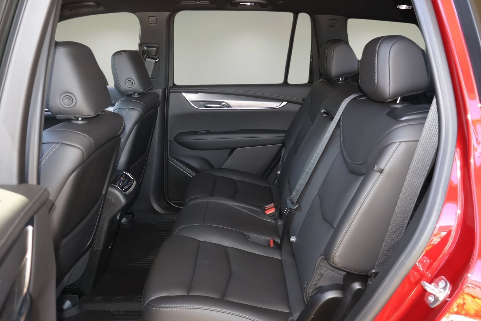 New 2025 Cadillac XT6 Luxury w/ LPO, Floor Liner Package AWD/4WD image 12