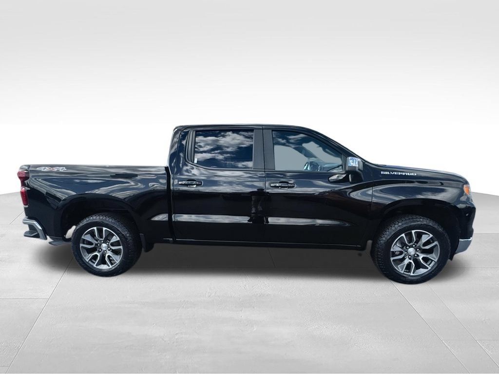 Used 2023 Chevrolet Silverado 1500 LT AWD/4WD image 9