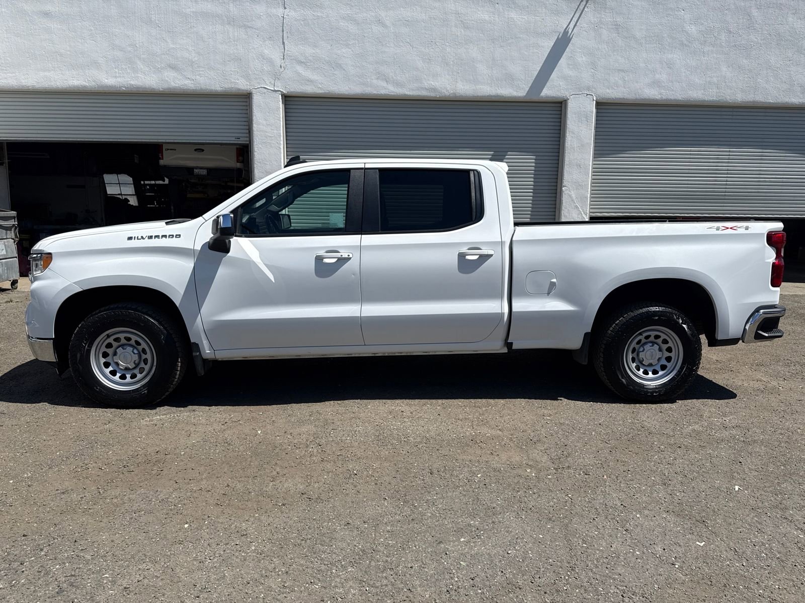 Used 2022 Chevrolet Silverado 1500 LT w/ Max Trailering Package AWD/4WD image 2