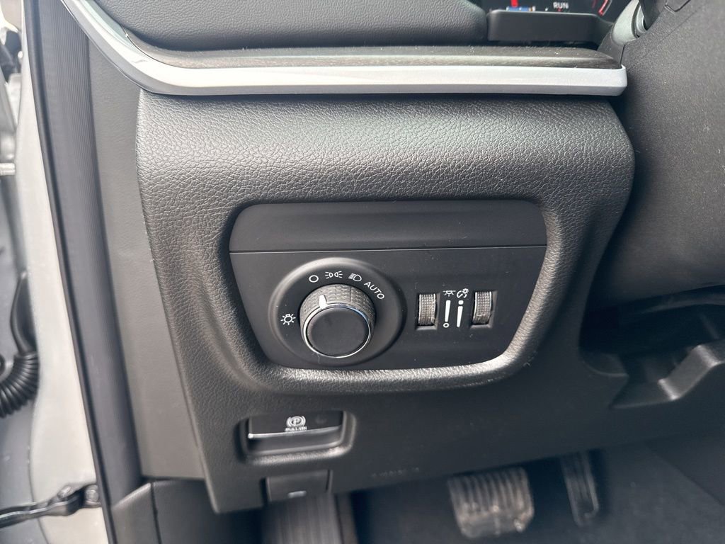 New 2026 Jeep Grand Cherokee Laredo image 17